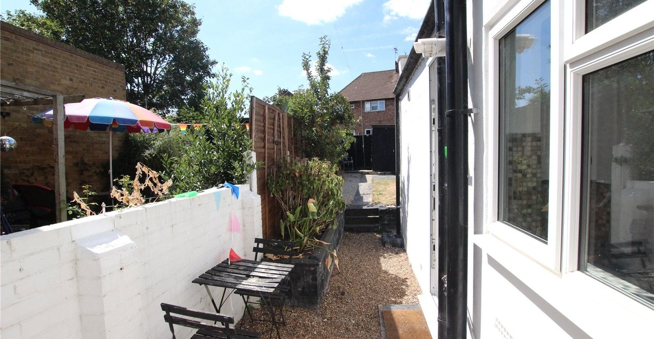 3 bedroom house for sale in Plumstead Common | Robinson Jackson