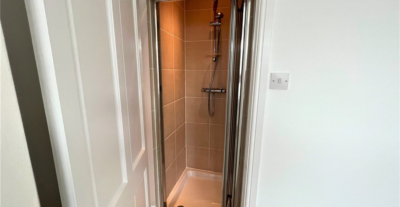 3 bedroom house for sale in Plumstead Common | Robinson Jackson