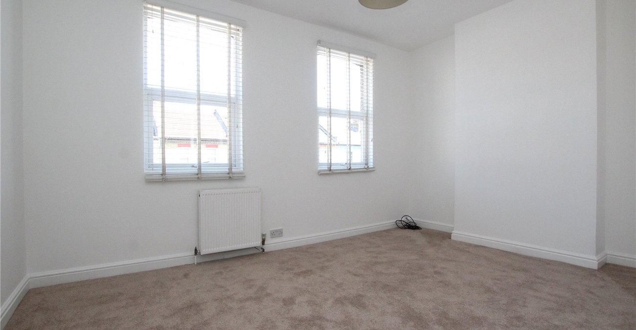 3 bedroom house for sale in Plumstead Common | Robinson Jackson
