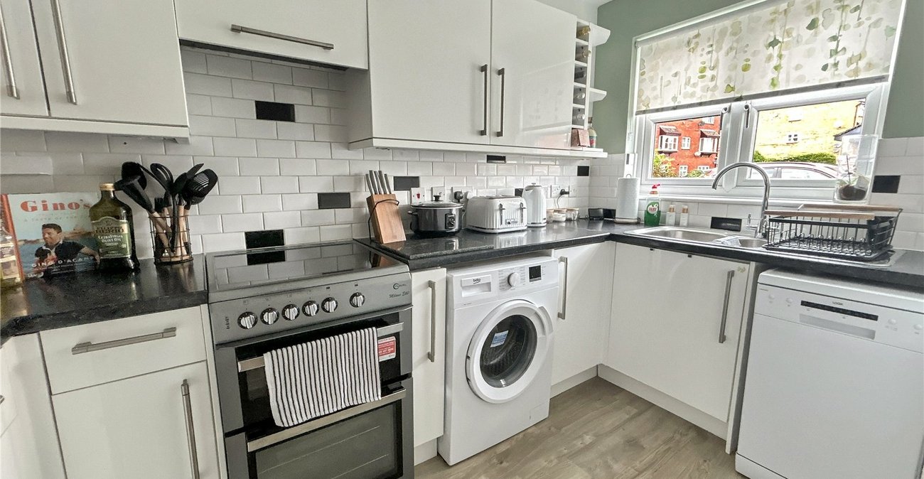 2 bedroom house for sale in Sidcup | Robinson Jackson