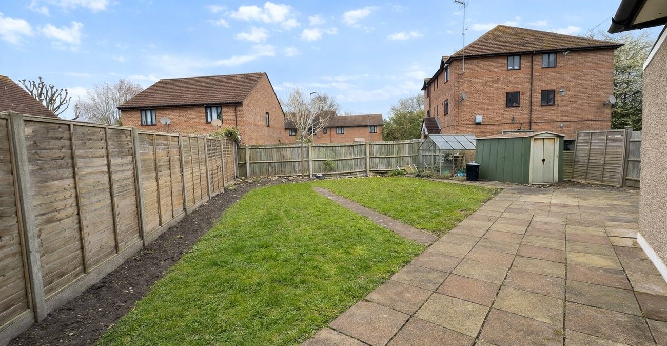 3 bedroom house for sale in London | Robinson Jackson