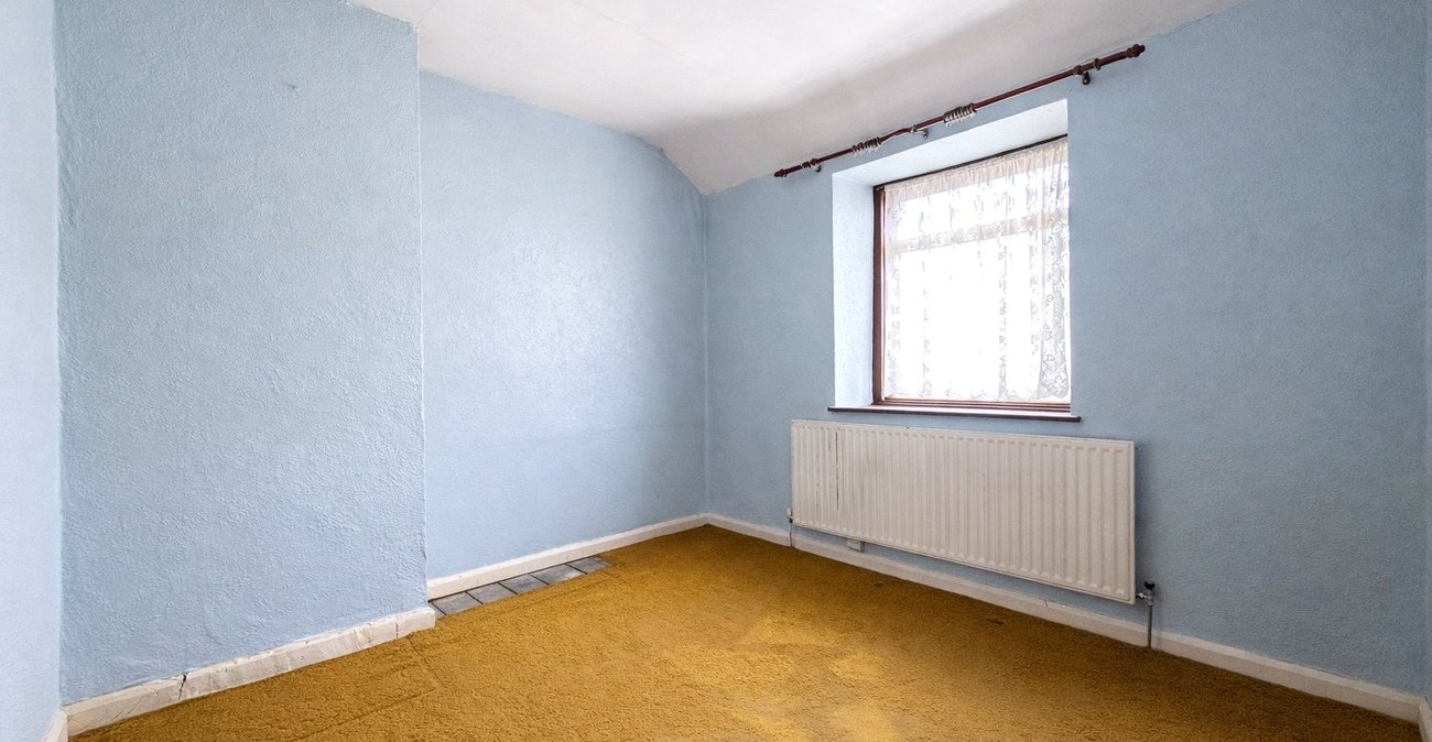 3 bedroom house for sale in London | Robinson Jackson