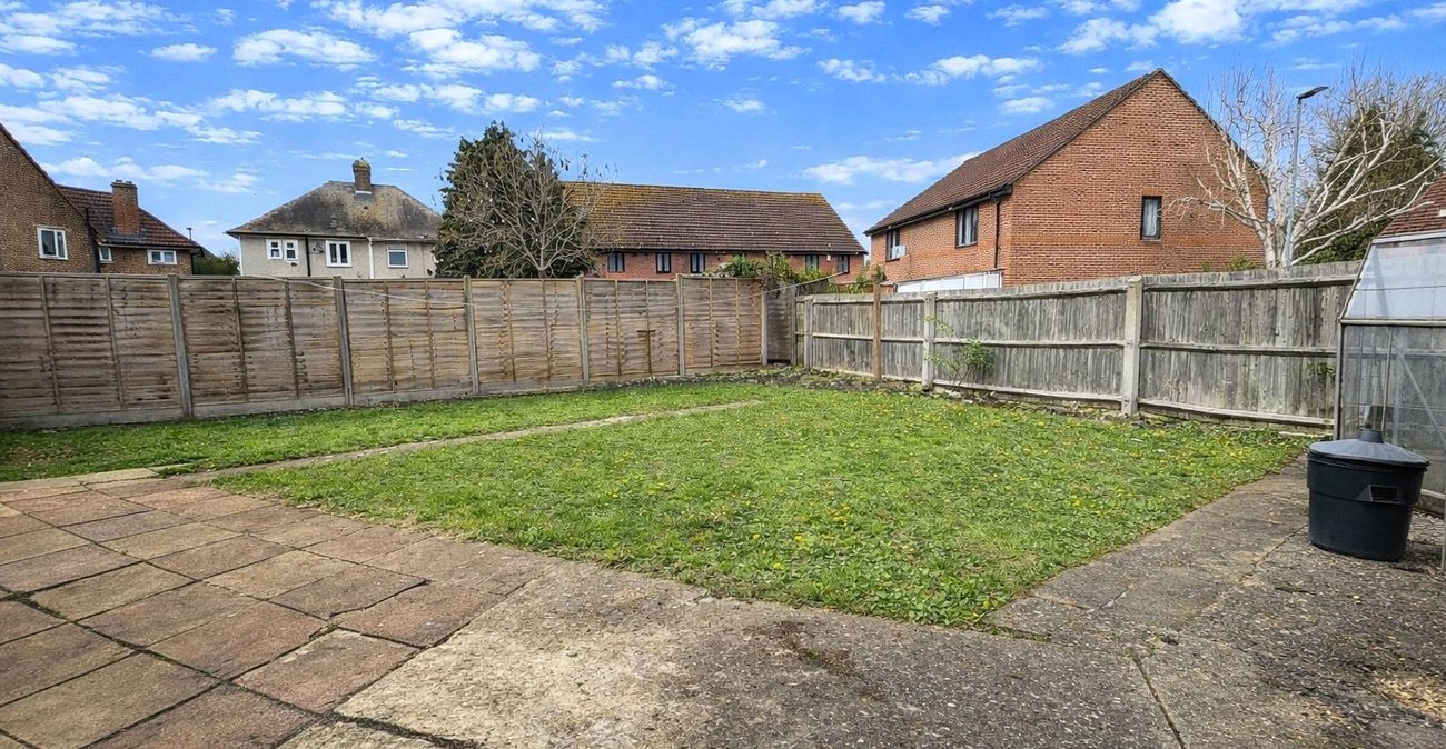 3 bedroom house for sale in London | Robinson Jackson