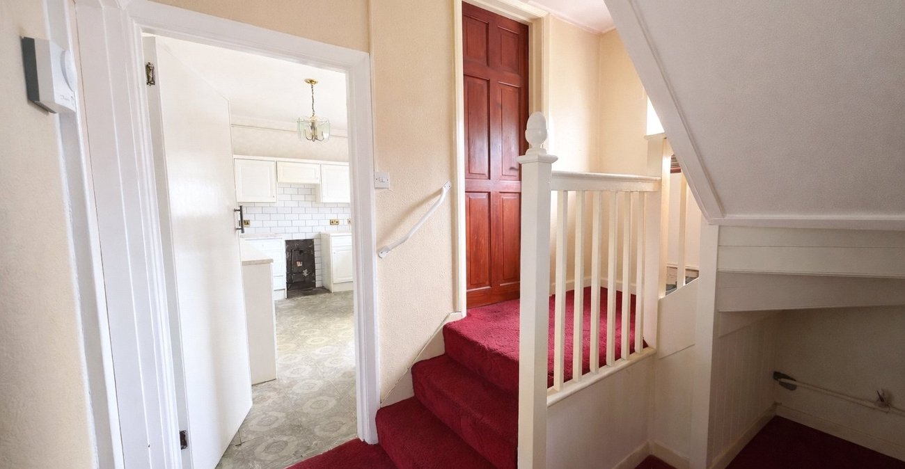 3 bedroom house for sale in London | Robinson Jackson