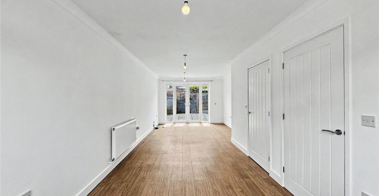 1 bedroom bungalow for sale in Parkwood | Robinson Michael & Jackson