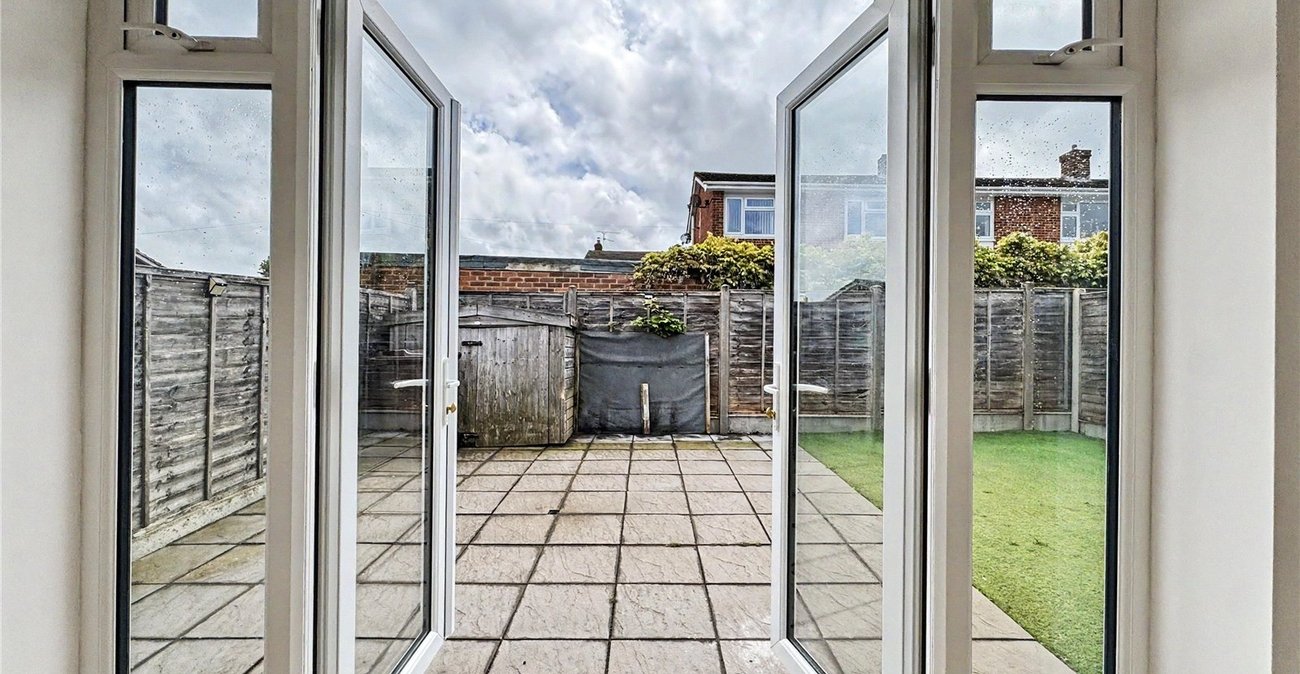 1 bedroom bungalow for sale in Parkwood | Robinson Michael & Jackson