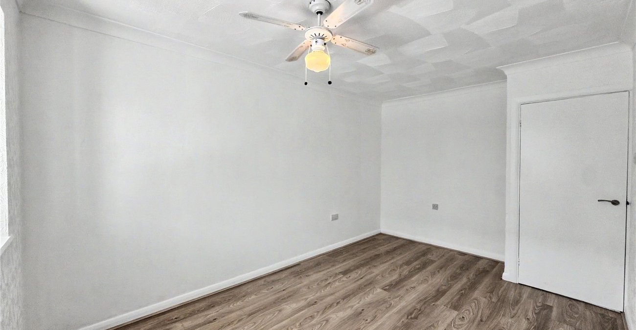 1 bedroom bungalow for sale in Parkwood | Robinson Michael & Jackson