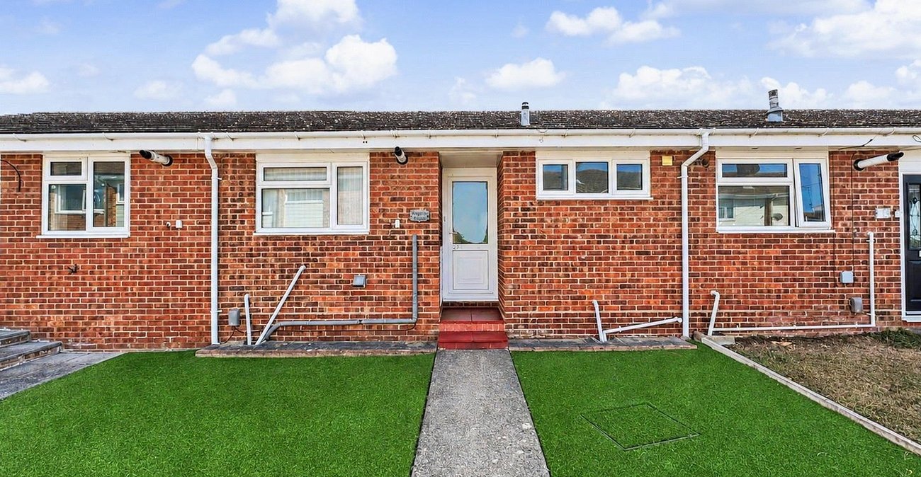 1 bedroom bungalow for sale in Parkwood | Robinson Michael & Jackson