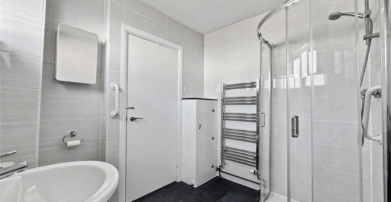 1 bedroom bungalow for sale in Parkwood | Robinson Michael & Jackson