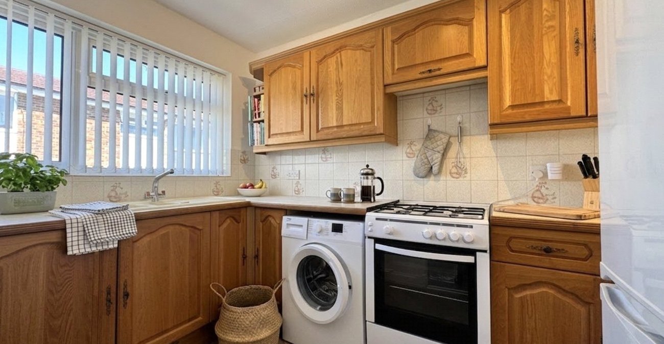 1 bedroom bungalow for sale in Parkwood | Robinson Michael & Jackson