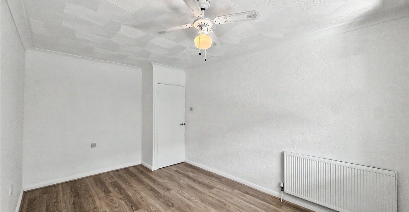 1 bedroom bungalow for sale in Parkwood | Robinson Michael & Jackson
