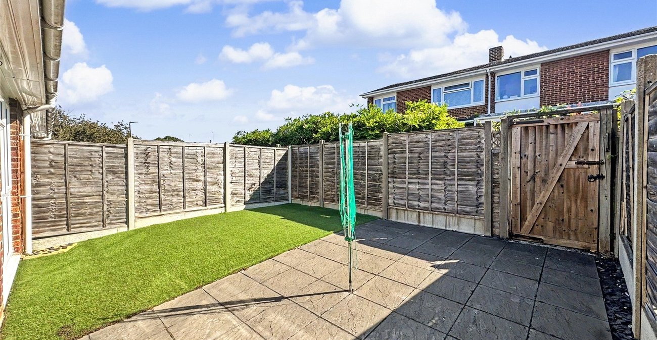 1 bedroom bungalow for sale in Parkwood | Robinson Michael & Jackson