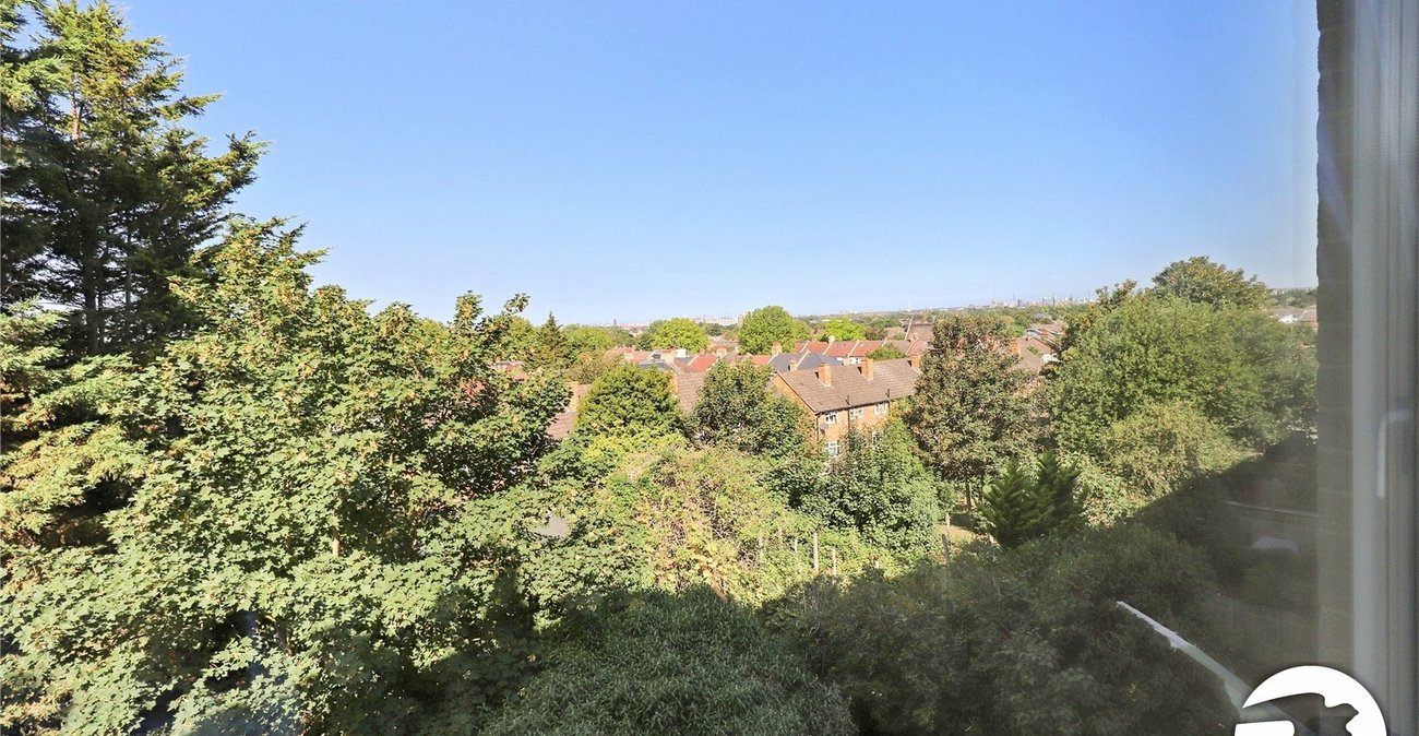 2 bedroom property for sale in London | Robinson Jackson