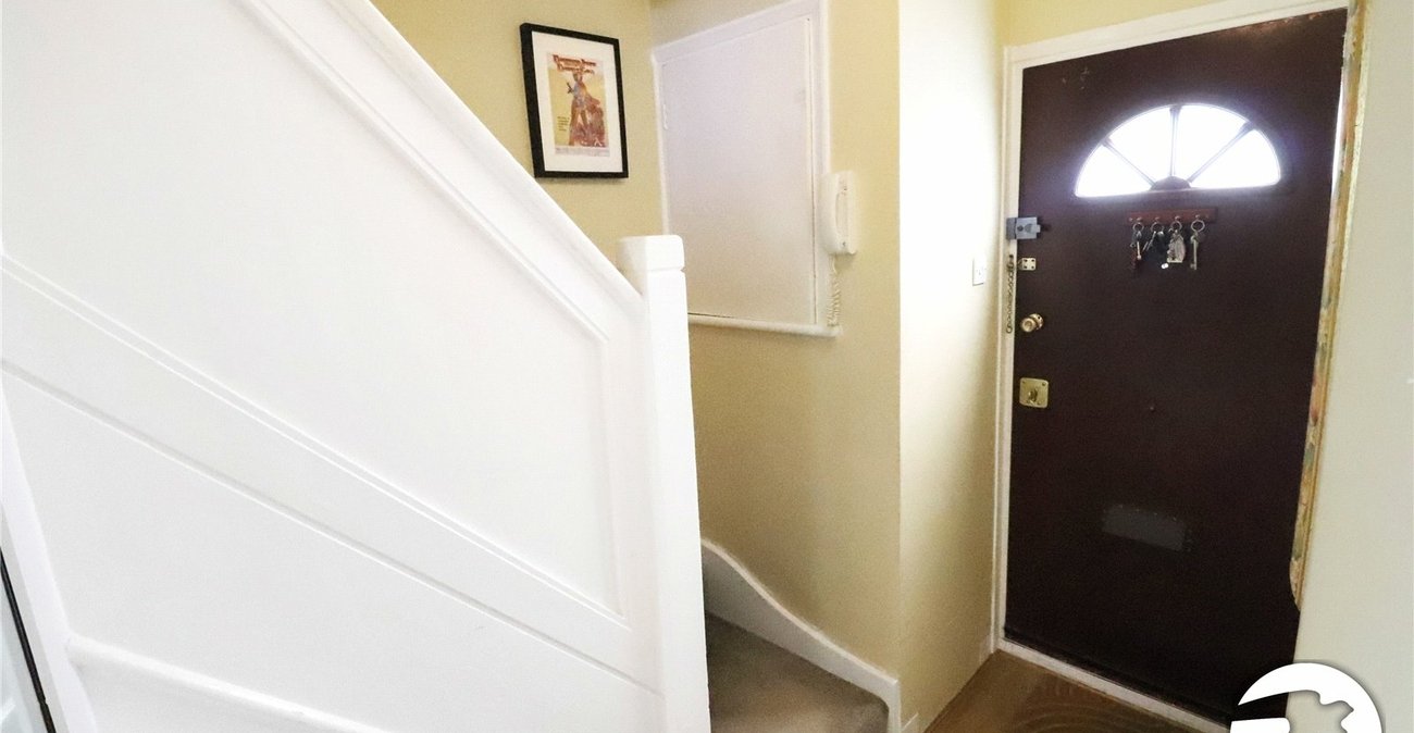 2 bedroom property for sale in London | Robinson Jackson