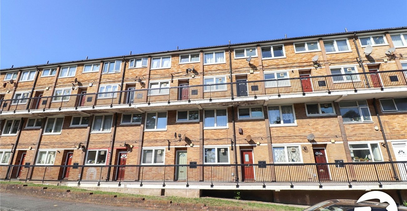 2 bedroom property for sale in London | Robinson Jackson