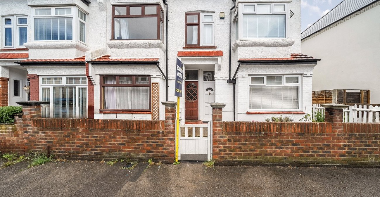 2 bedroom house for sale in Sydenham | Robinson Jackson