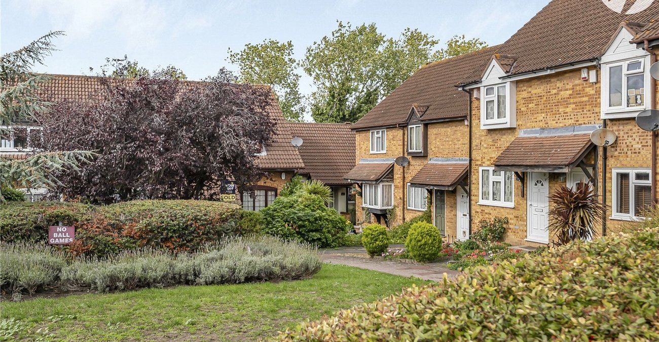 2 bedroom house for sale in Dartford | Robinson Jackson