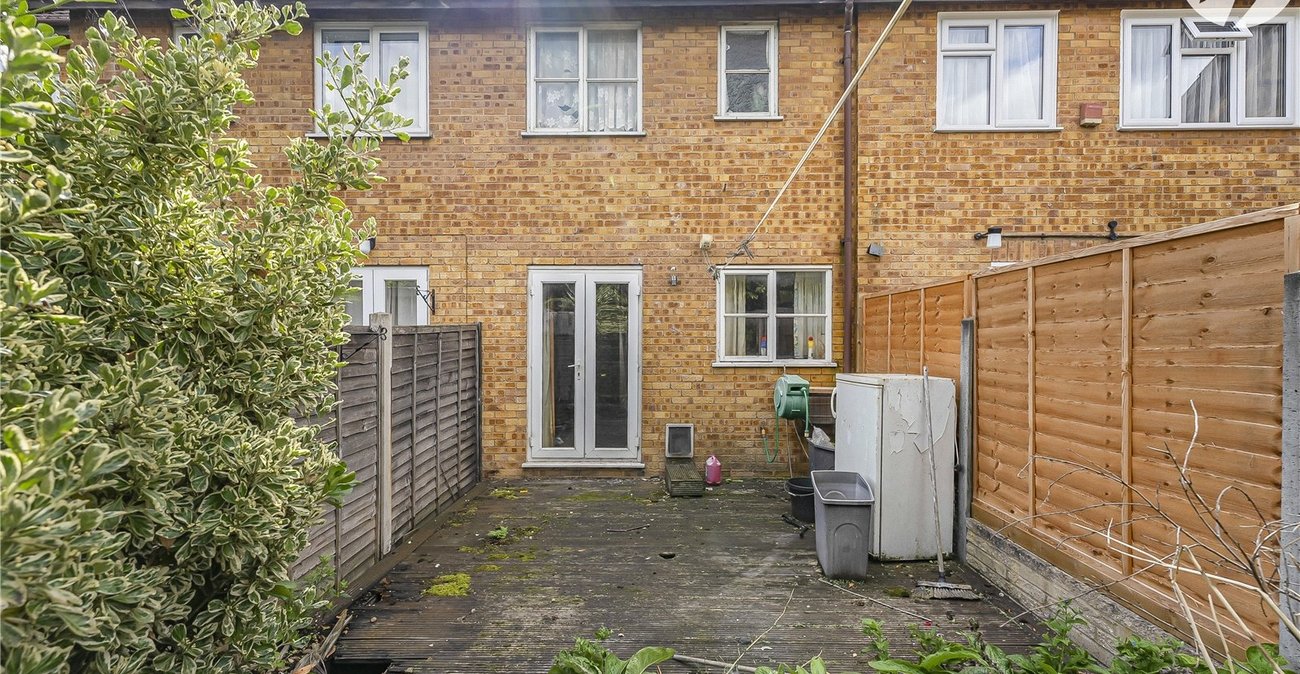 2 bedroom house for sale in Dartford | Robinson Jackson
