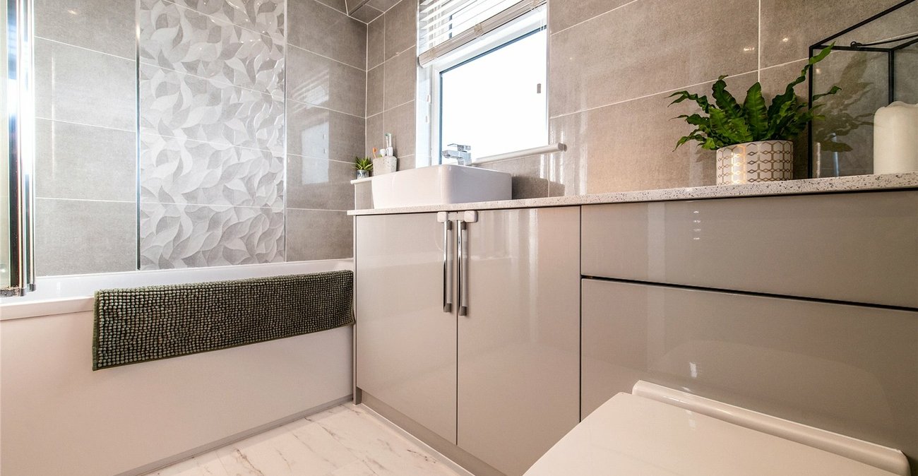 2 bedroom house for sale in Hoo | Robinson Michael & Jackson