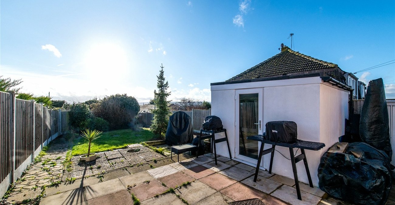 2 bedroom house for sale in Hoo | Robinson Michael & Jackson