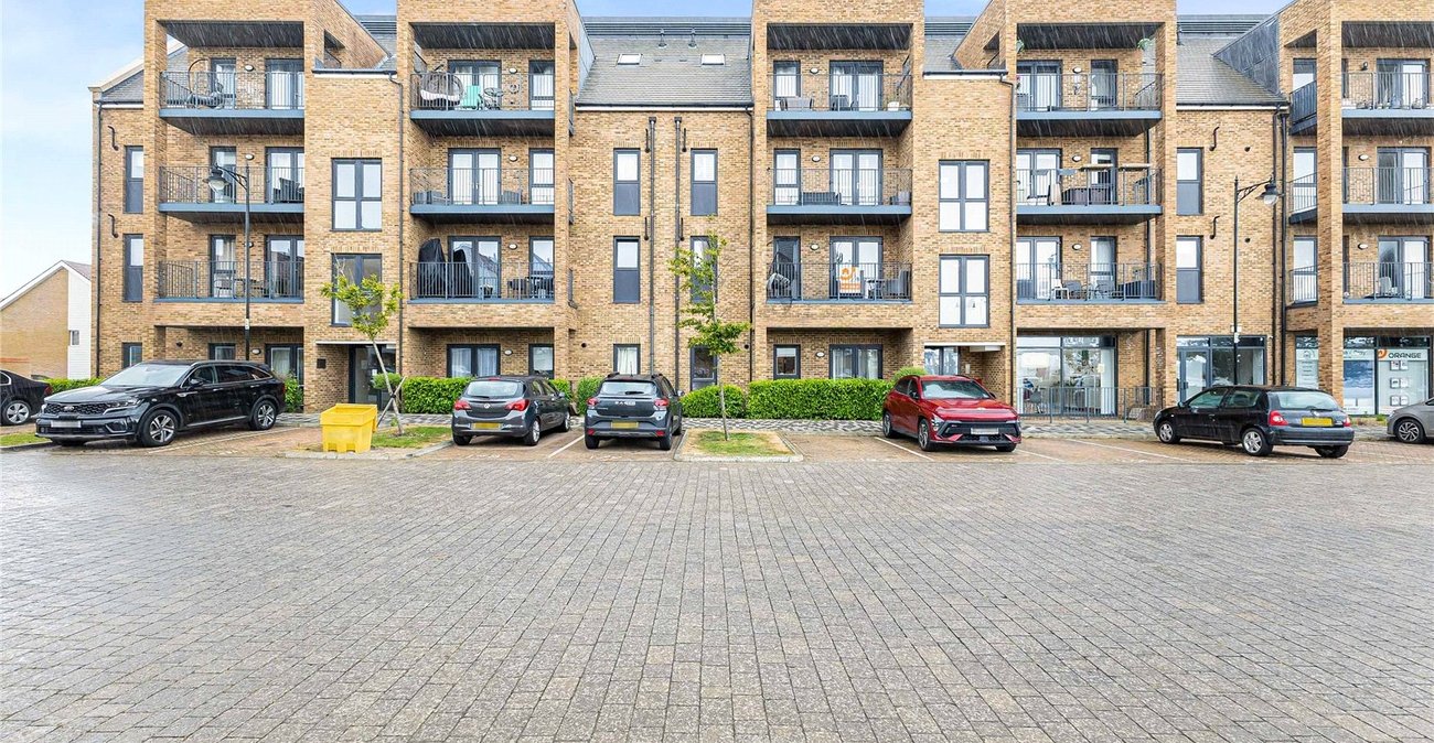 2 bedroom property for sale in Rochester | Robinson Michael & Jackson