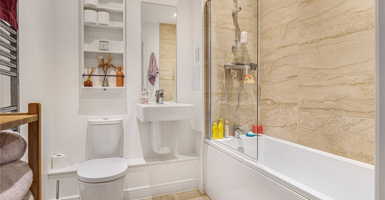 2 bedroom property for sale in Rochester | Robinson Michael & Jackson