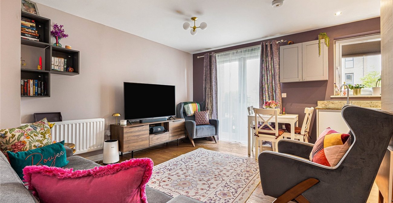 2 bedroom property for sale in Rochester | Robinson Michael & Jackson