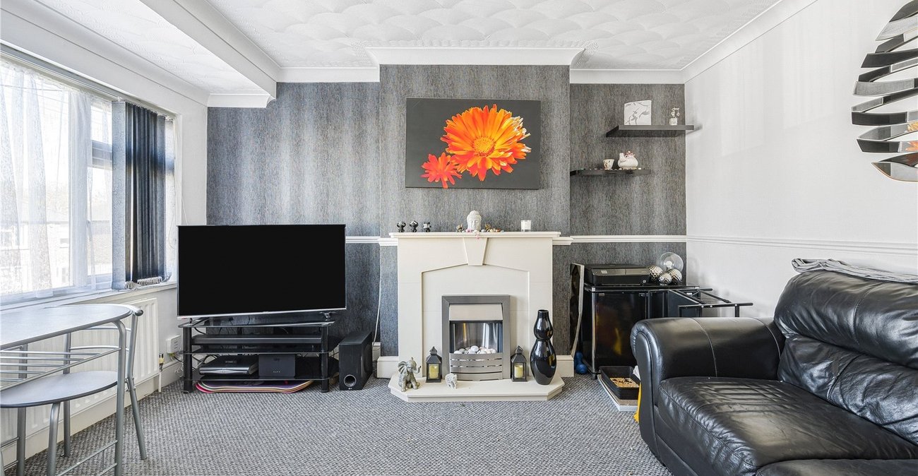 2 bedroom property for sale in Greenhithe | Robinson Jackson