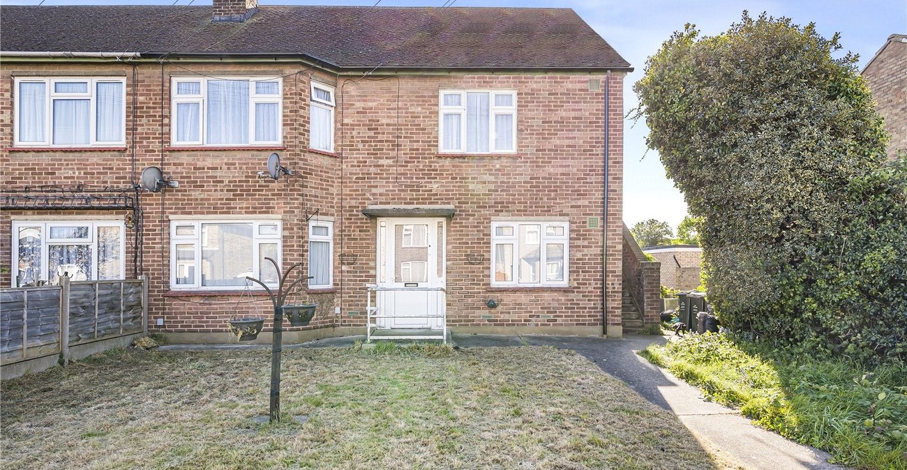 2 bedroom property for sale in Greenhithe | Robinson Jackson