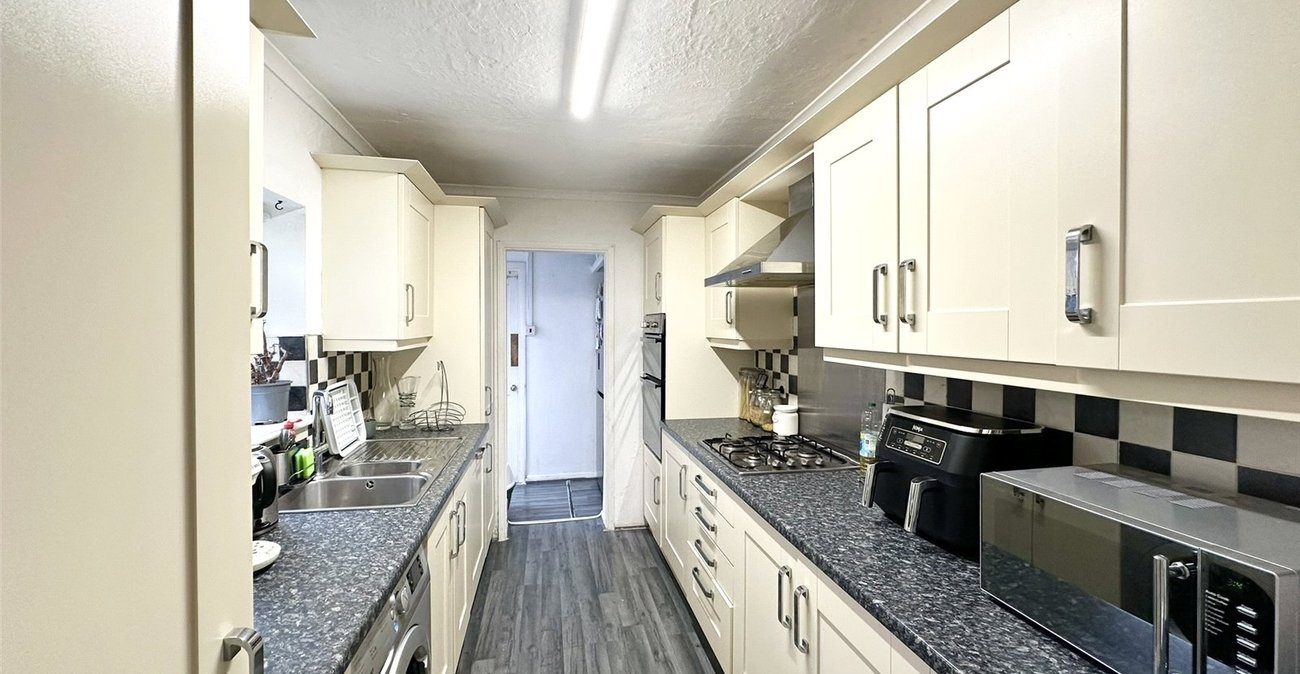 2 bedroom house for sale in Greenhithe | Robinson Jackson
