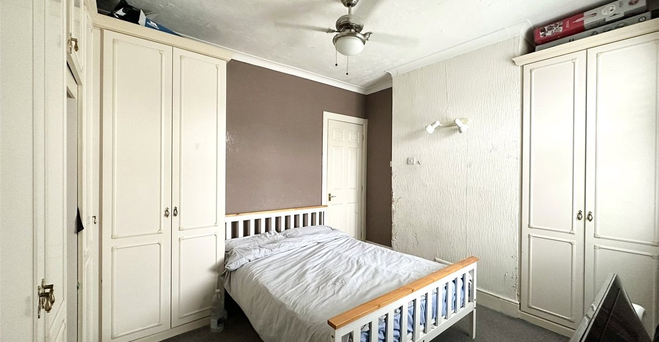 2 bedroom house for sale in Greenhithe | Robinson Jackson