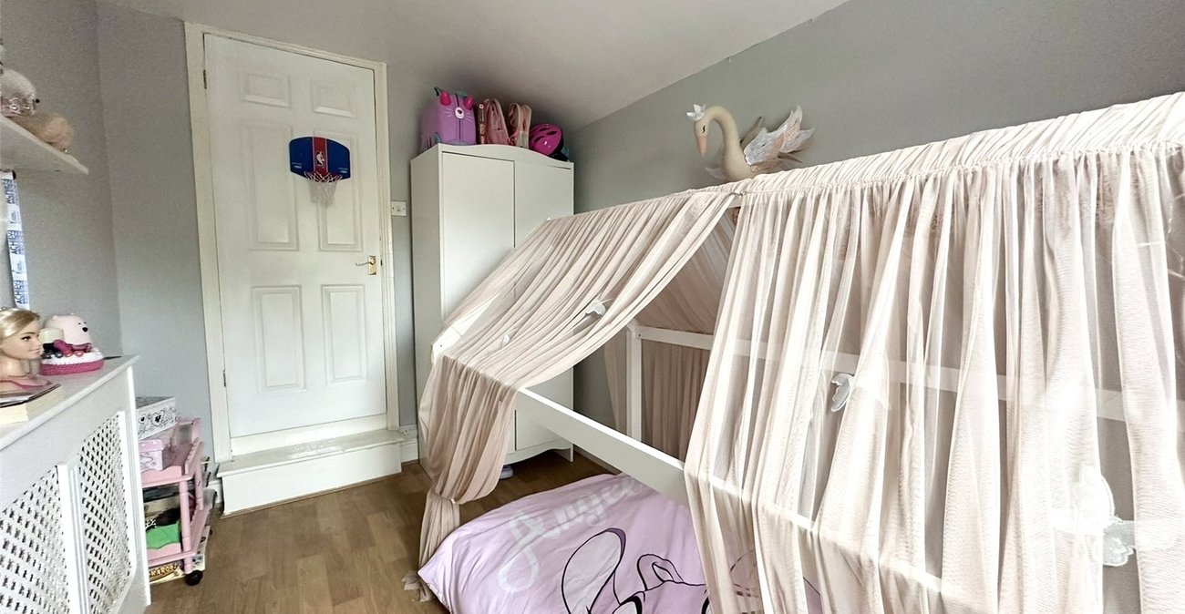 2 bedroom house for sale in Greenhithe | Robinson Jackson