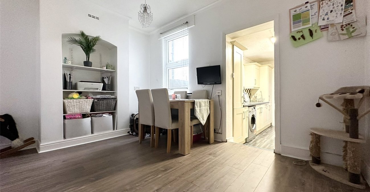 2 bedroom house for sale in Greenhithe | Robinson Jackson