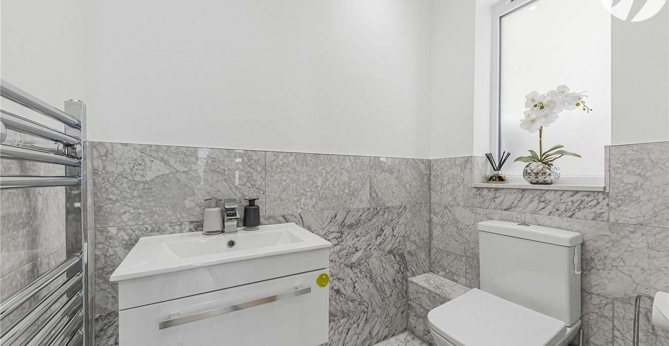 3 bedroom property for sale in Greenhithe | Robinson Jackson