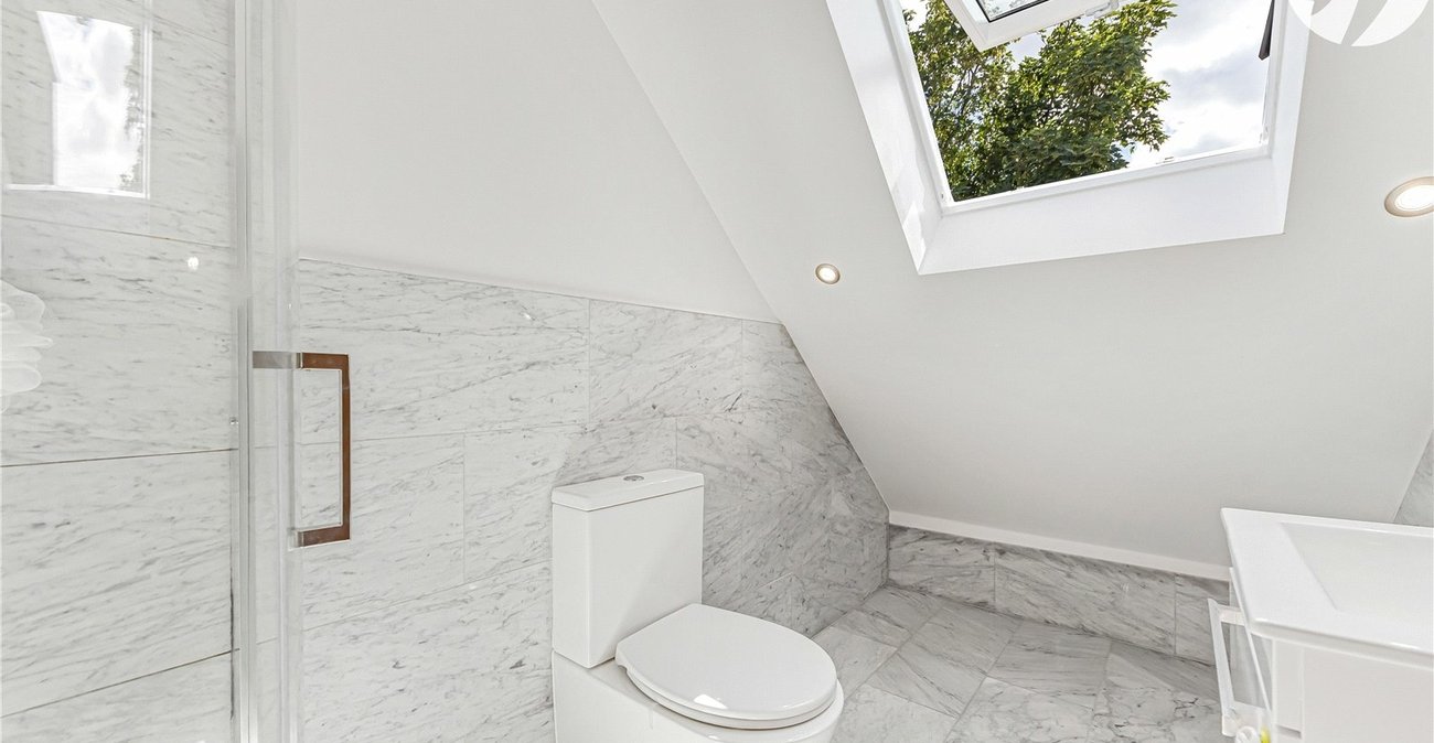 3 bedroom property for sale in Greenhithe | Robinson Jackson