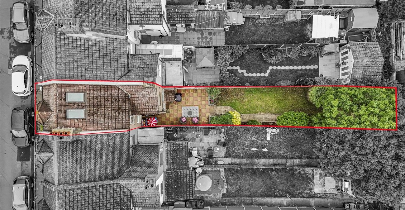 2 bedroom house for sale in Greenhithe | Robinson Jackson