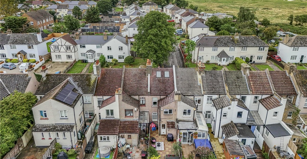 2 bedroom house for sale in Greenhithe | Robinson Jackson