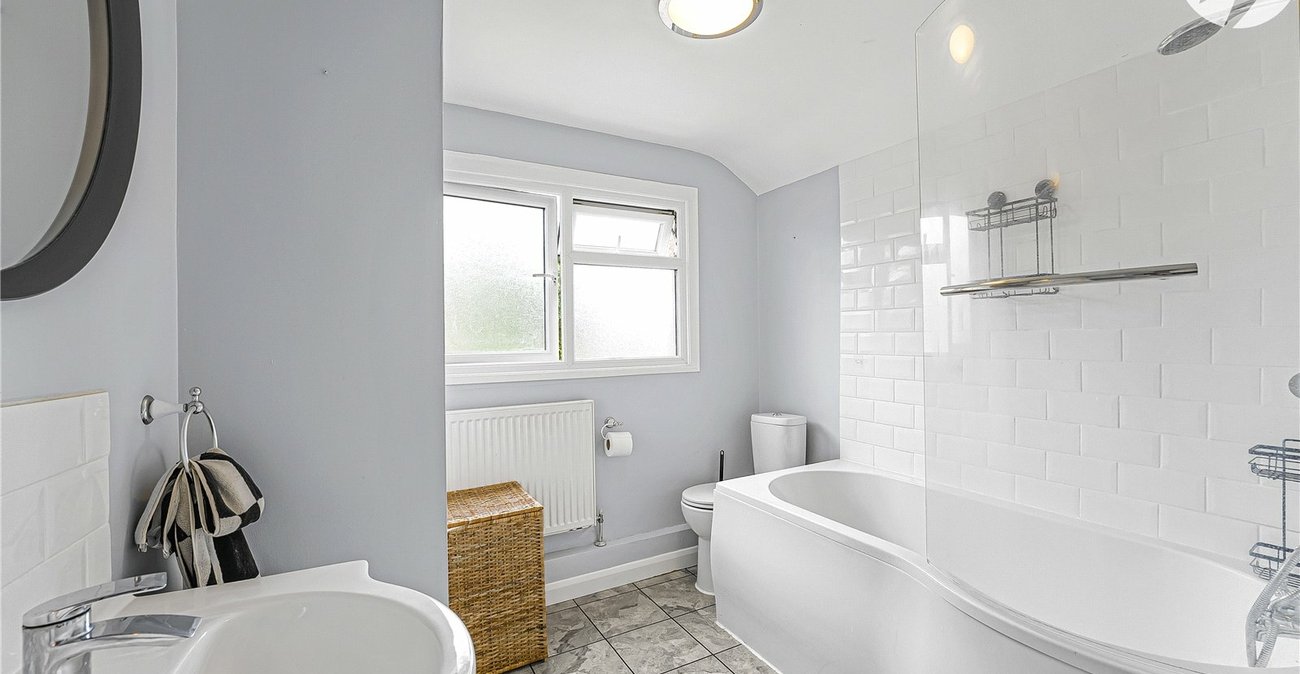 2 bedroom house for sale in Greenhithe | Robinson Jackson