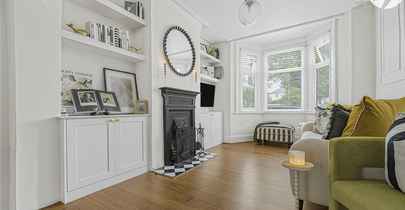 2 bedroom house for sale in Greenhithe | Robinson Jackson