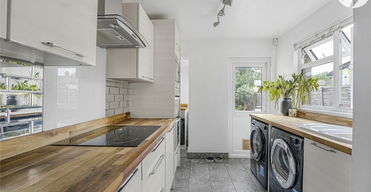 2 bedroom house for sale in Greenhithe | Robinson Jackson