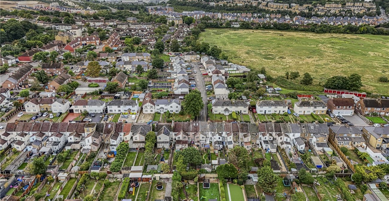 2 bedroom house for sale in Greenhithe | Robinson Jackson