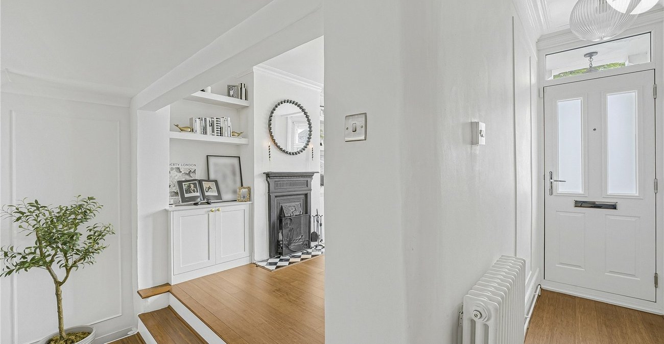 2 bedroom house for sale in Greenhithe | Robinson Jackson