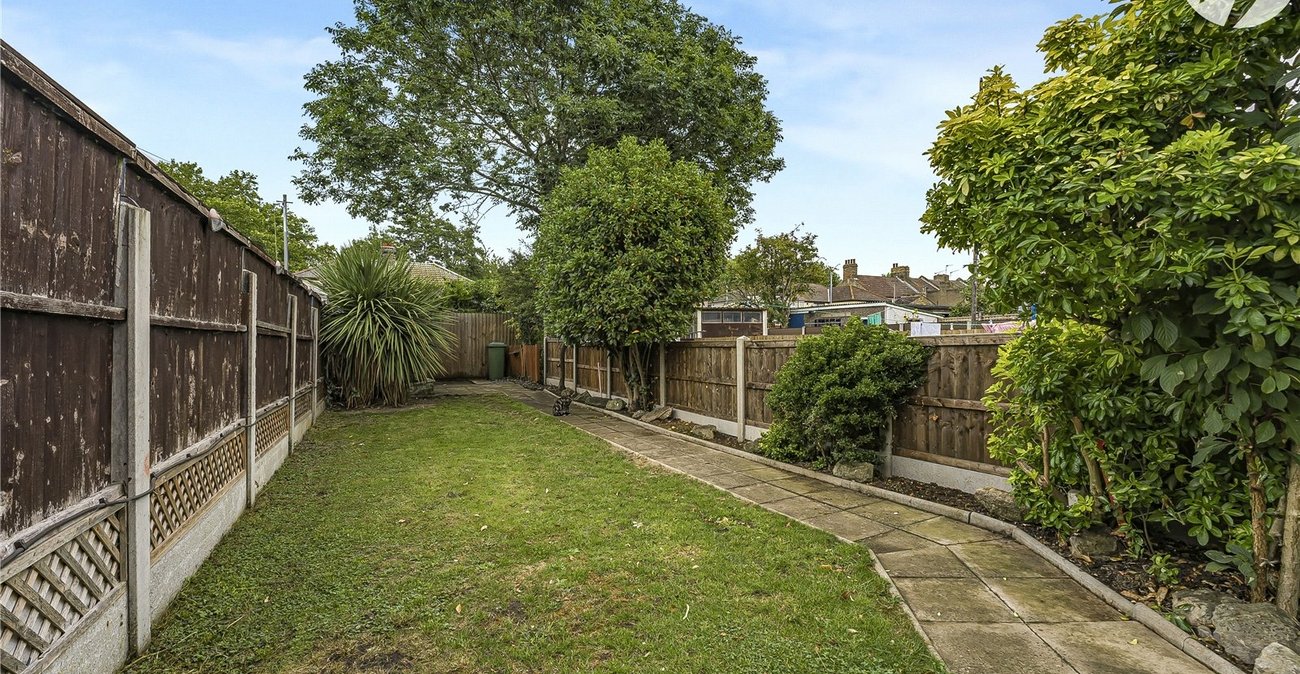 2 bedroom house for sale in Greenhithe | Robinson Jackson