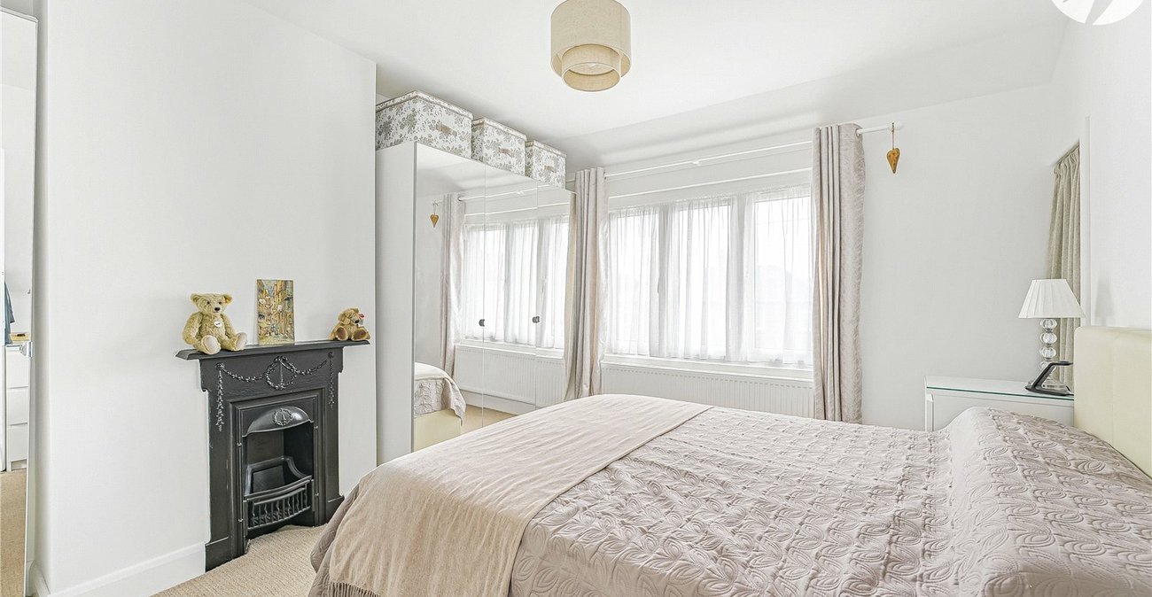 3 bedroom house for sale in Greenhithe | Robinson Jackson