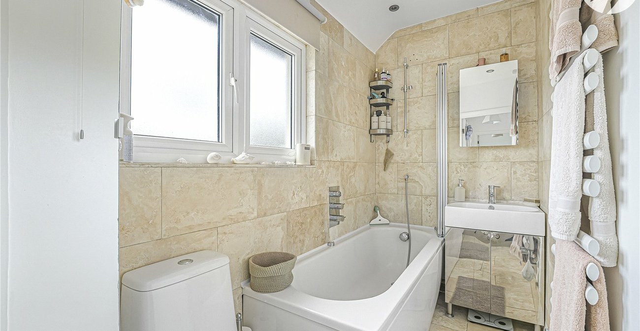 3 bedroom house for sale in Greenhithe | Robinson Jackson