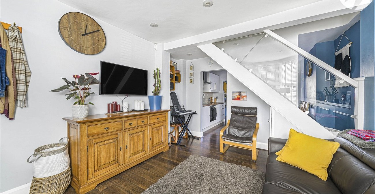 2 bedroom house for sale in Greenhithe | Robinson Jackson