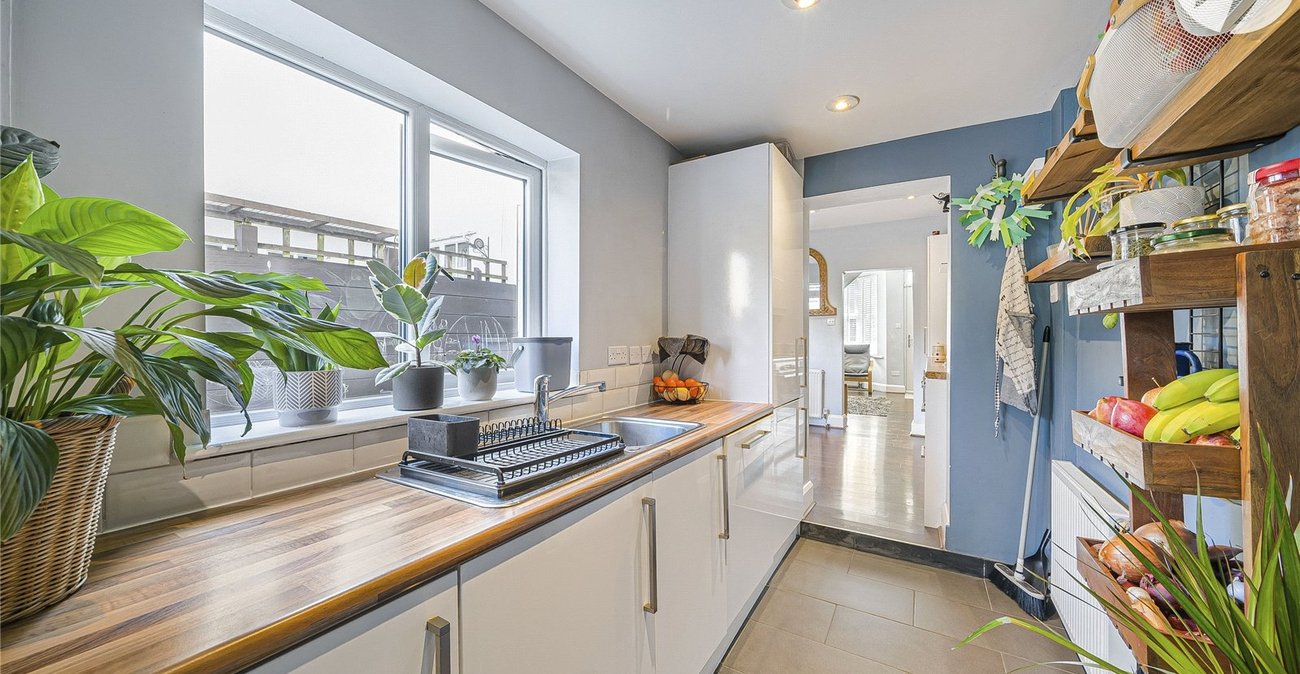 2 bedroom house for sale in Greenhithe | Robinson Jackson