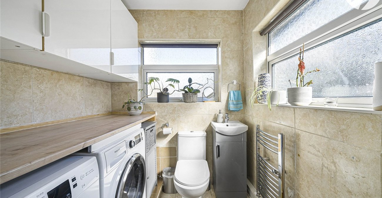 2 bedroom house for sale in Greenhithe | Robinson Jackson