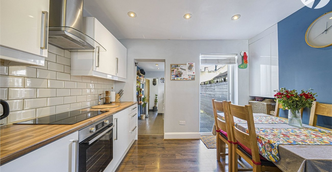 2 bedroom house for sale in Greenhithe | Robinson Jackson