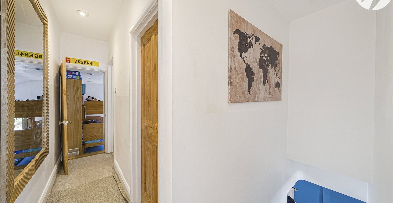 2 bedroom house for sale in Greenhithe | Robinson Jackson